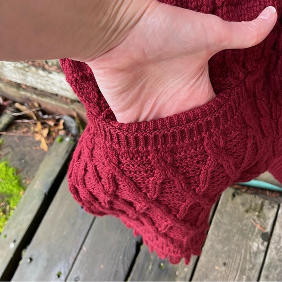 Connemara Knitwear Made In Ireland Merino Wool Cable Knit Shawl Wrap In Wine O/S - Picture 6 of 15